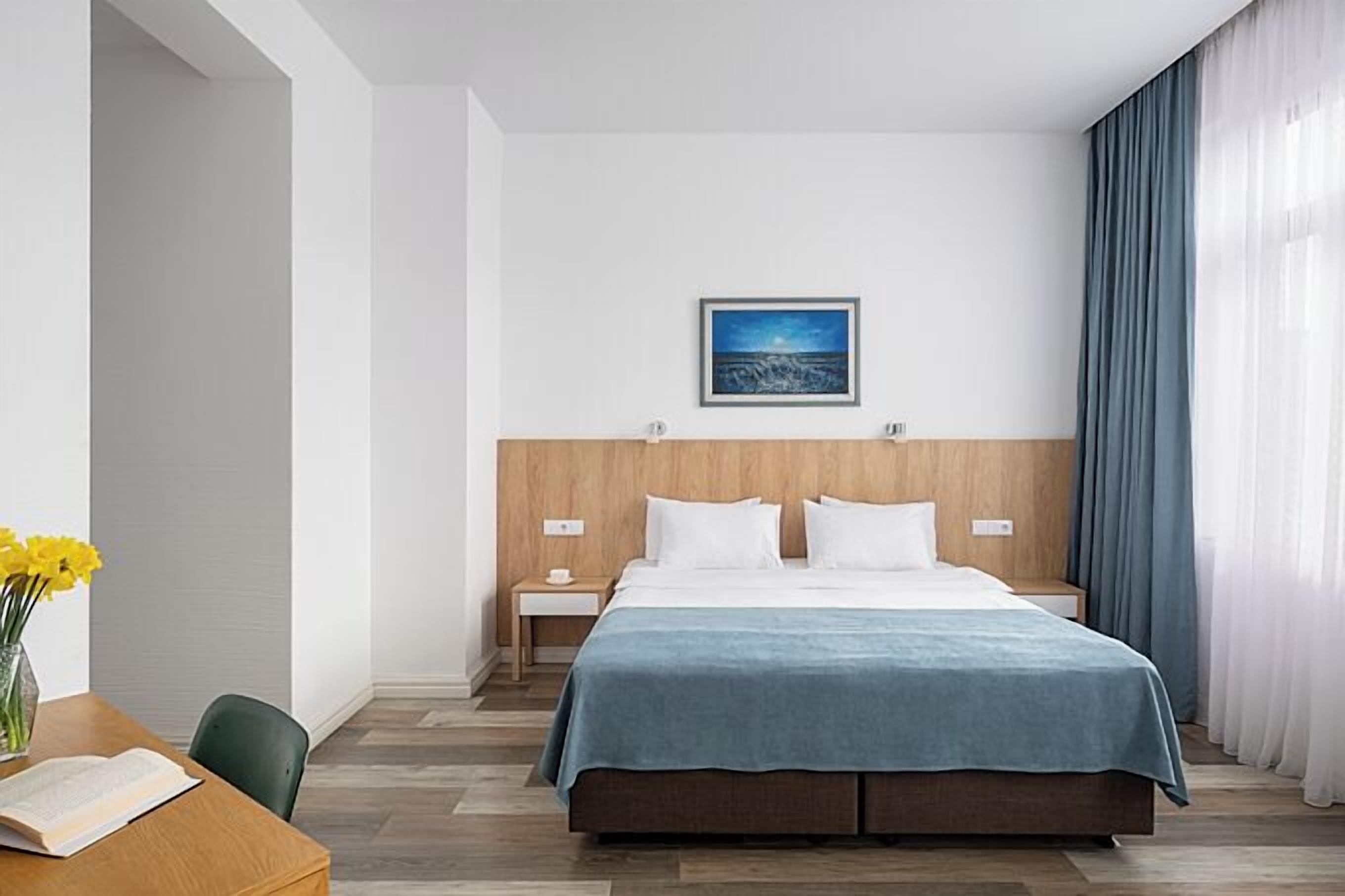 Ropa de cama de alta calidad y escritorio 