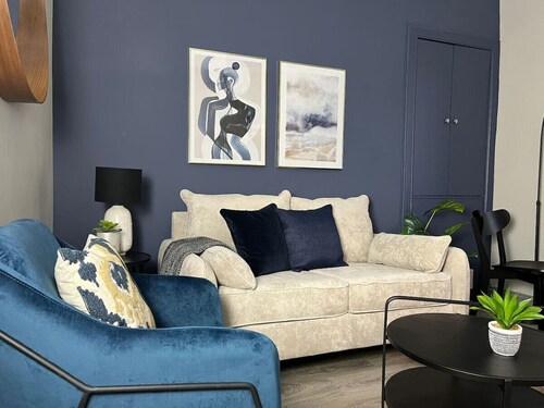 Cozy, stylish central apartment: free parking