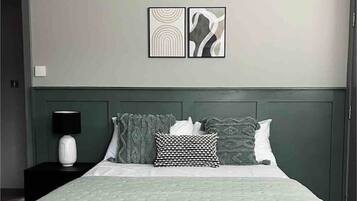 1 bedroom, desk, iron/ironing board, WiFi