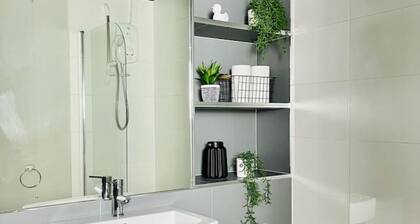 Stylish quiet Galashiels apartment:private parking