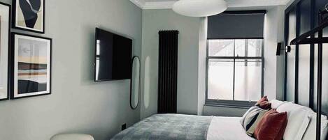 1 室のベッドルーム、デスク、アイロン / アイロン台、WiFi