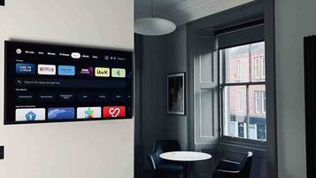 1 bedroom, desk, iron/ironing board, WiFi