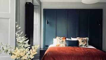 1 habitación, escritorio, tabla de planchar con plancha y wifi