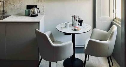 Boutique double bed studio, en-suite & kitchenette