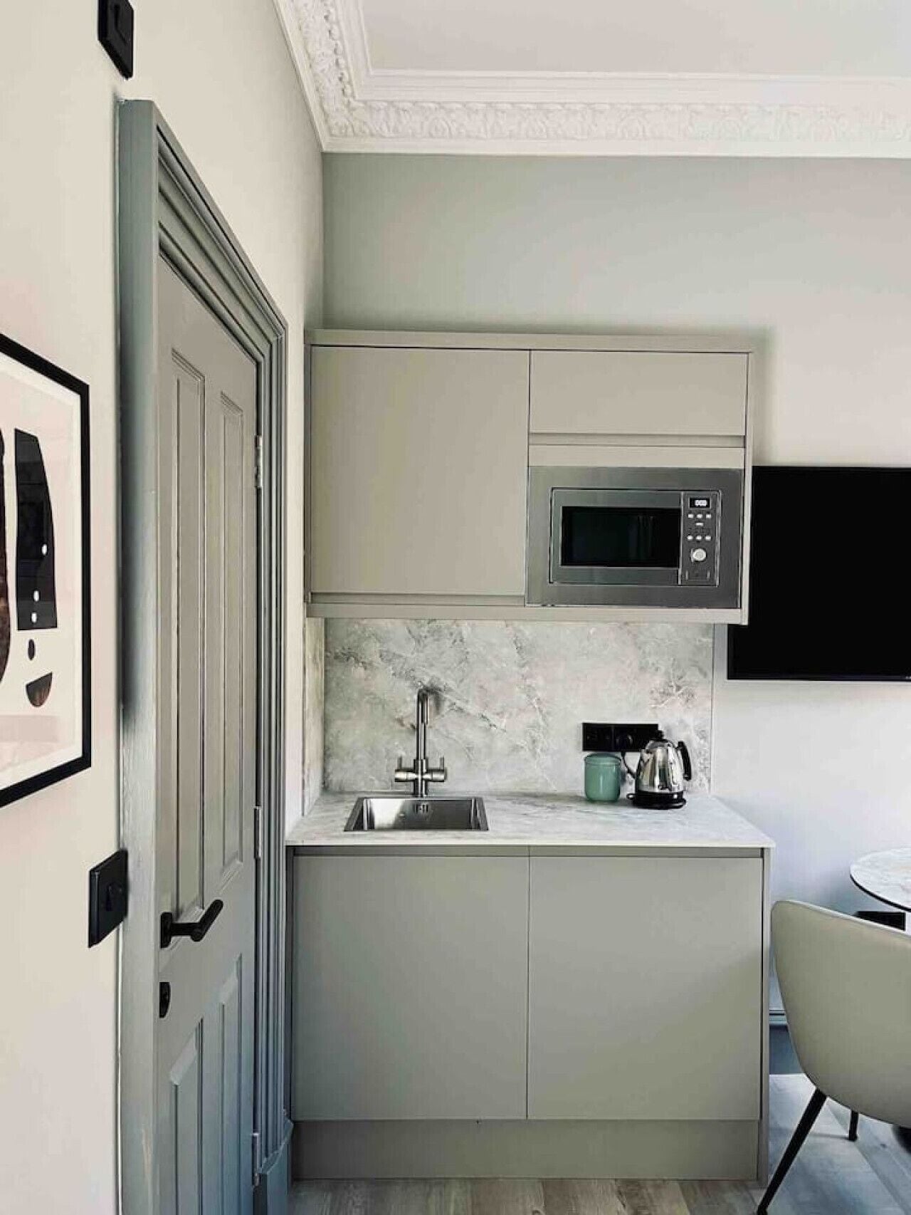 Fridge, microwave, stovetop, coffee/tea maker
