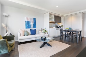 Living area - The Grace Apartments by Urban Rest (Auckland)
