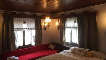 Kamar Tradisional, pemandangan kebun | 1 kamar tidur dan seprai linen