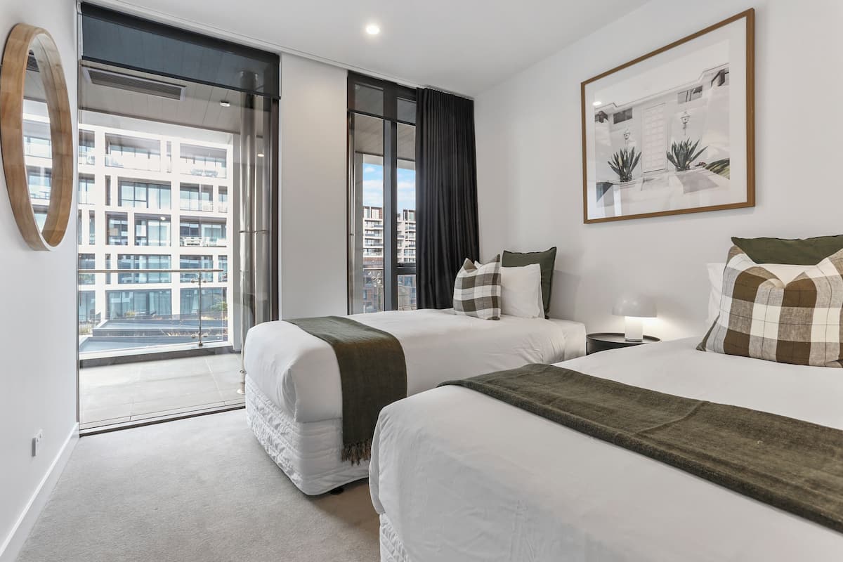 Superior Apartment, 3 Bedrooms, Private Bathroom, City View | Laptop workspace, free wired Internet