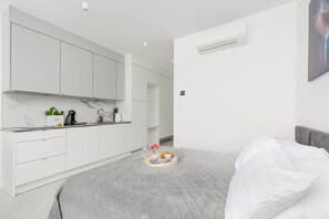 Iron/ironing board, WiFi, bed sheets - Sea&Lake Mielno | Elegant studio with parking | Pier | Terrace (Mielno)