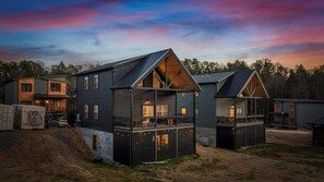 Exterior - Cabin near Wax Museum w/indoor pool & hot tub (Pigeon Forge)