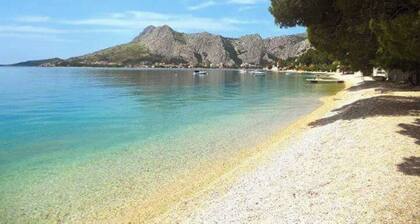201 room with balcony, sea view & hot tub access