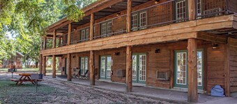 Farmhouse Lodge Room, Exquisite Sunrises