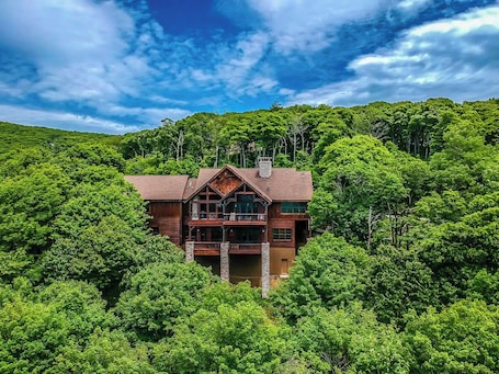 Exterior. Crown Jewel - 6BR/5BA Luxury Home w/Views Near West Jefferson & Boone