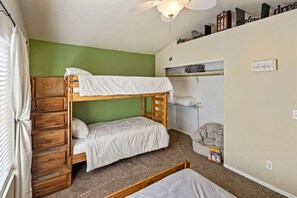 3 chambres, bureau, lit parapluie, Wi-Fi