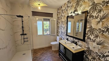 Shower, towels