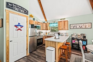 Fridge, microwave, oven, stovetop - Getaway Chalet: 5 Mins to Gatlinburg* Hot Tub + Fireplace + Games (Gatlinburg)