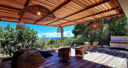 "villa D'exception Avec Vue Imprenable sur la Mer et Accès Direct à la Plage"