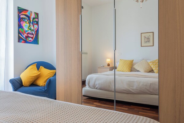 Apartment, Gartenblick | 2 Schlafzimmer, Bügeleisen/Bügelbrett, kostenloses WLAN, Bettwäsche