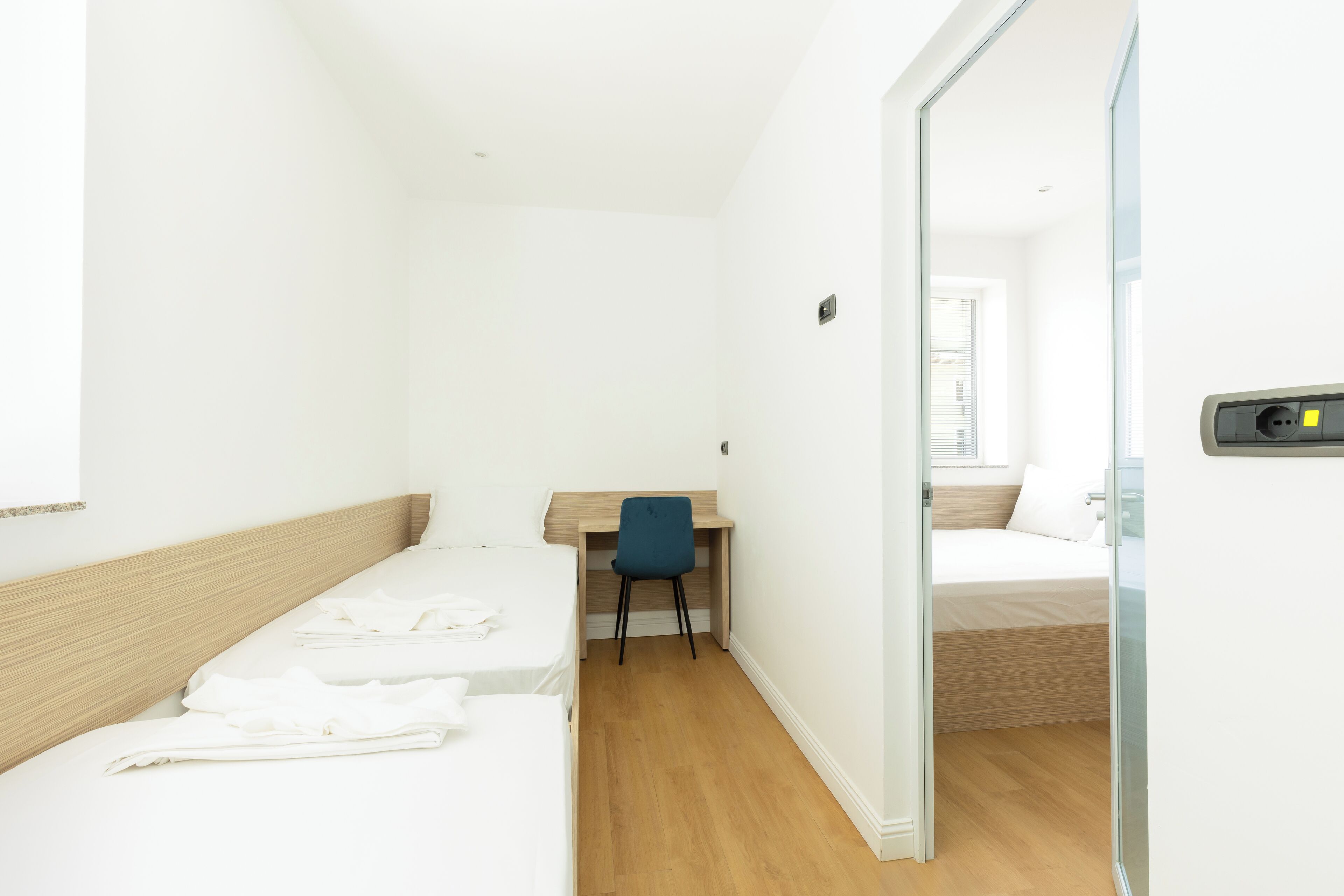 Classic-Studiosuite, 2 Schlafzimmer, Nichtraucher, Stadtblick | Schreibtisch, laptopgeeigneter Arbeitsplatz, kostenloses WLAN