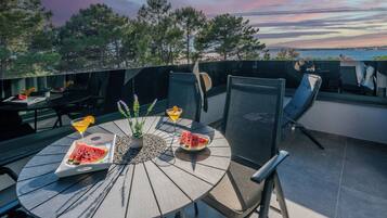 Comfort-Apartment, Meerblick | Terrasse/Patio