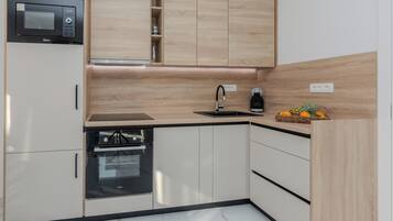 Comfort-Apartment, Meerblick | Eigene Küche | Großer Kühlschrank, Mikrowelle, Ofen, Herdplatte