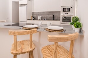 Refrigerador, microondas, horno y lavavajillas 