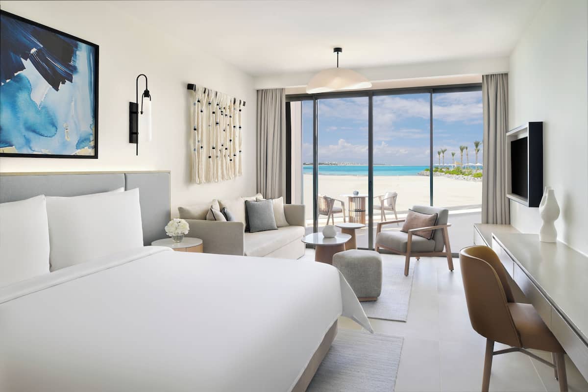 1 bedroom, premium bedding, free minibar, in-room safe