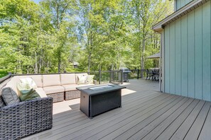 House (4 Bedrooms) | Interior - Bbq-ready Deck: Lake Harmony Home w/ Fire Pit (Lake Harmony)