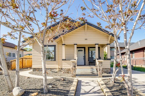 Walk to Midtown: Charming Reno Retreat