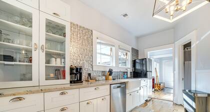 Walk to Midtown: Charming Reno Retreat