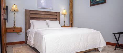 2 dormitorios, escritorio, tabla de planchar con plancha y wifi