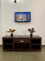Suite | Escritorio, cortinas opacas, sistema de insonorización