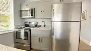Private kitchen - Cozy & Affordable apt near Wynwood (Miami)