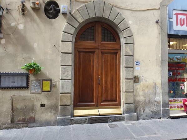 Exterior detail - Very Central Apartment 30 Seconds From Uffizi Gallery (Firenze)