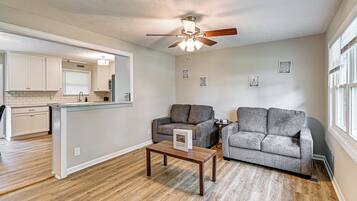 House (3 Bedrooms) | Interior
