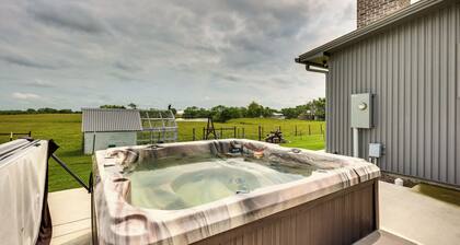 Modern Bryan Farmhouse on 1 Acre w/ Hot Tub!