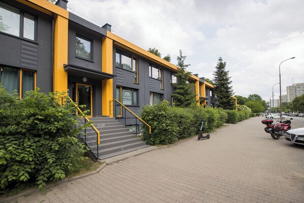 Front of property - ShortStayPoland Batorego B164 (Warsaw)