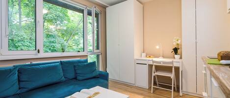 Appartement Classique, vue parc | 1 chambre, rideaux occultants, fer et planche à repasser, Wi-Fi gratuit