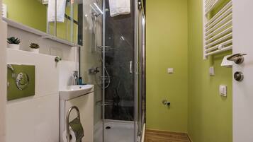 Classic Apartment, Park View | Bathroom