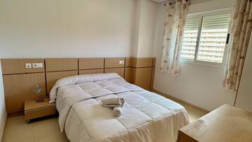 2 slaapkamers, een strijkplank/strijkijzer