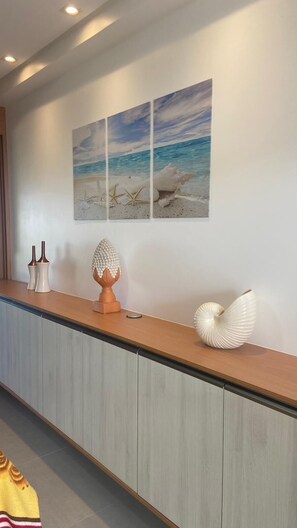 Estudio familiar, vista al mar | Área de sala de estar