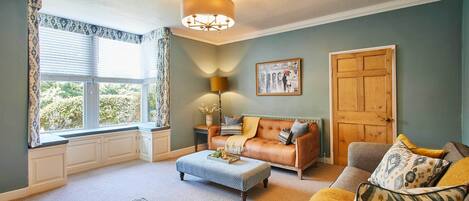 Fernseher, Kamin, Arbeitsbereiche