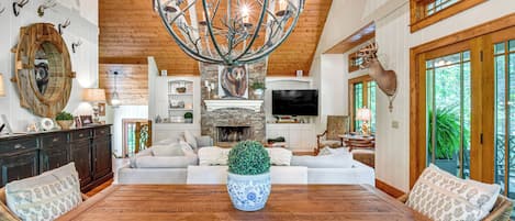 House (5 Bedrooms) | Interior