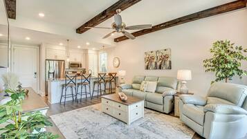 Apartment (2 Bedrooms) | Front of property