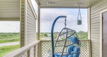 East End Galveston Condo w/ Pool, 1 Mi to Beach!