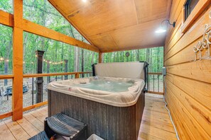 House (2 Bedrooms) | Interior - Near Choctaw Casino: Broken Bow Cabin w/ Hot Tub! (Broken Bow)