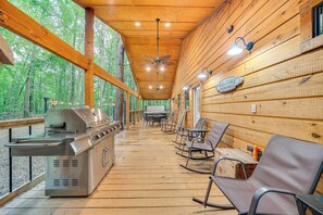 House (2 Bedrooms) | Interior - Near Choctaw Casino: Broken Bow Cabin w/ Hot Tub! (Broken Bow)