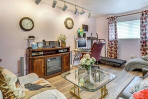 House (3 Bedrooms) | Interior - Family-friendly OKC Area Getaway: Dogs Welcome! (Bethany)