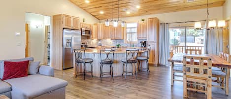 House (3 Bedrooms) | Interior
