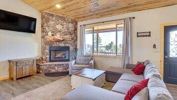 House (3 Bedrooms) | Front of property